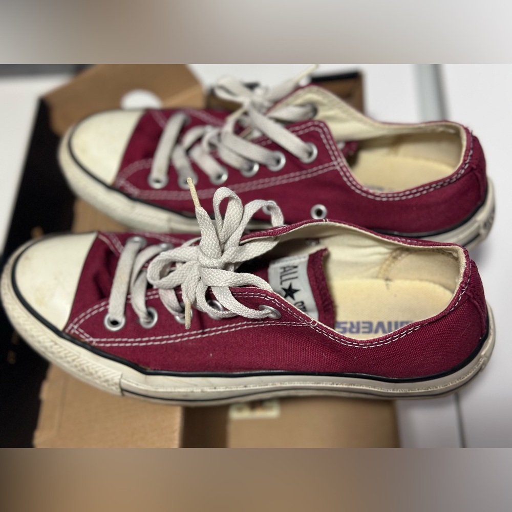 Converse Maroon Low Top